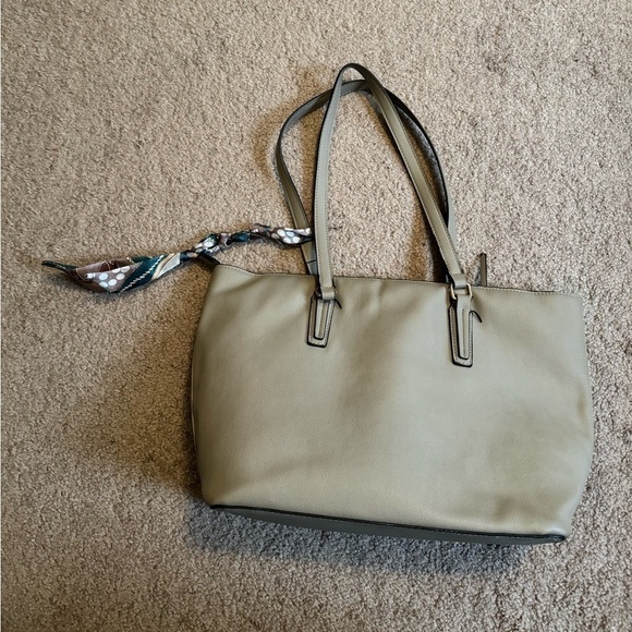 Kate & Alex Cuffaro Italian Design Beige Tote zip up bag - Picture 9 of 16